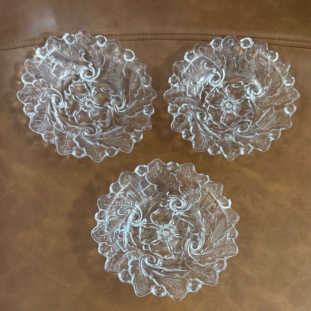 Set of 3 Clear Glass Decorative Plates